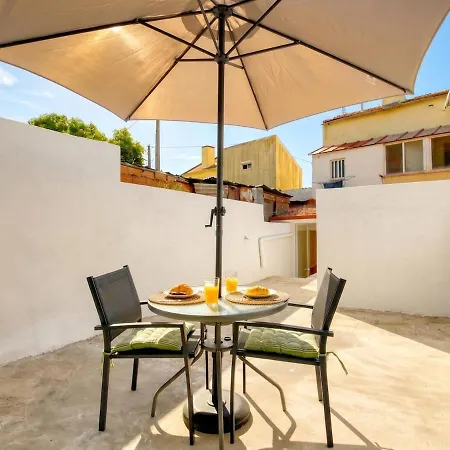 Portucale ! Charming Flat With Terrace Лиссабон