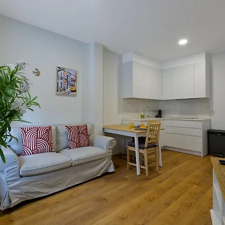 Portucale ! Charming Flat With Terrace Апартаменты *