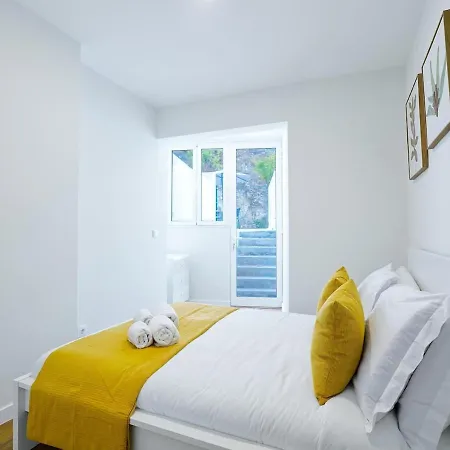 Portucale ! Charming Flat With Terrace Апартаменты